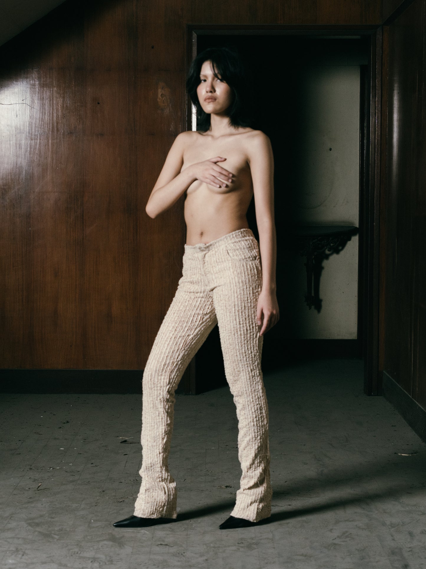 Stretch pants in fused lace
