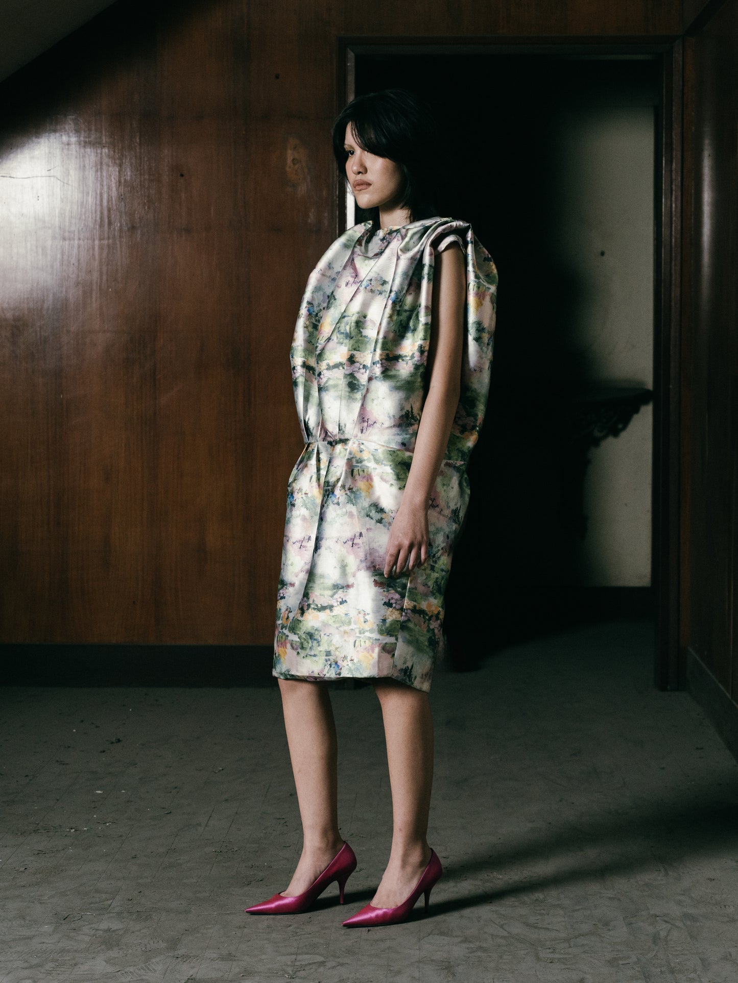 Pleated shoulder daster